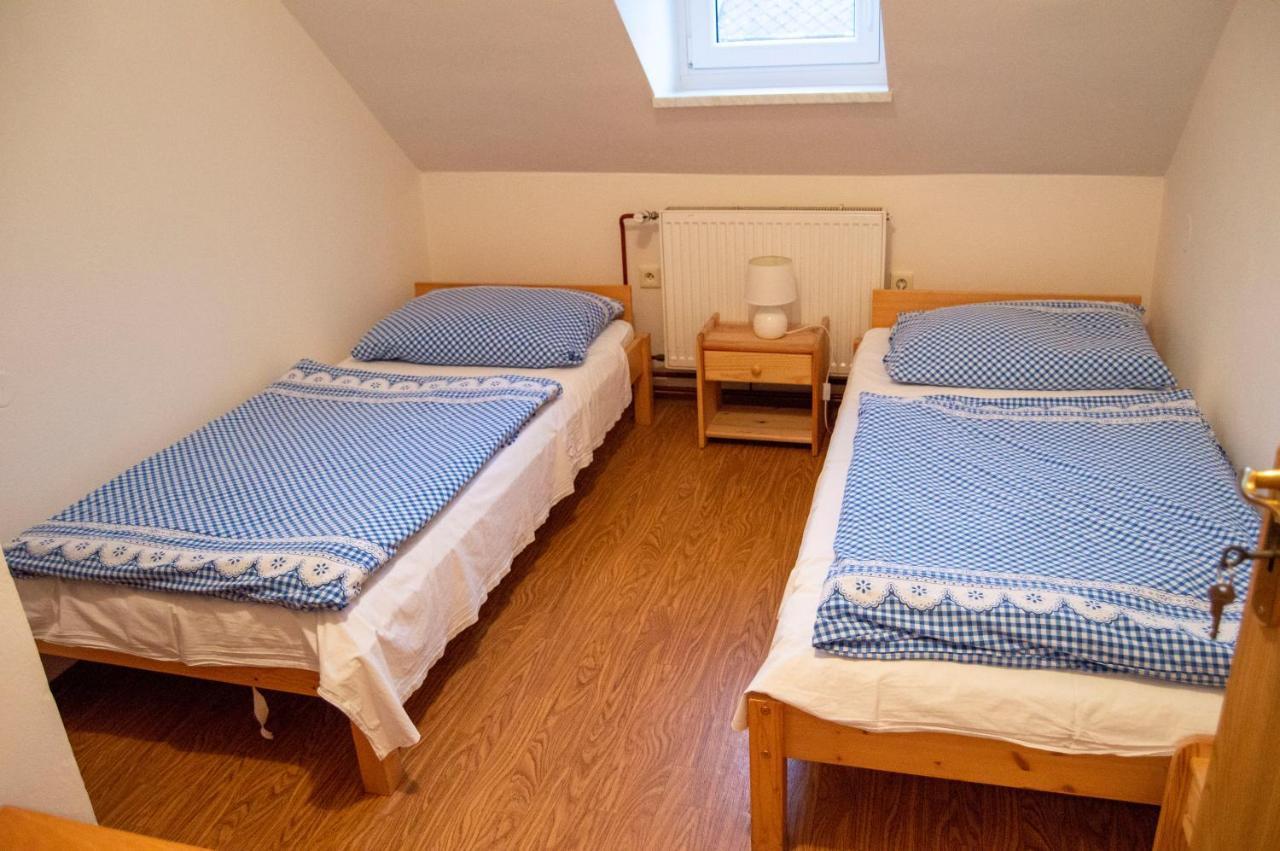 Penzion Holacky Dolni Dunajovice Bagian luar foto